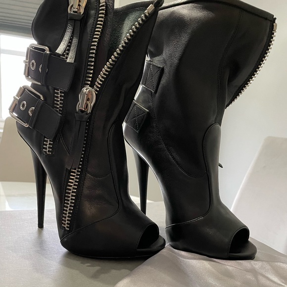 Giuseppe Zanotti Double-Buckle Biker Peep-Toe Bootie, Black - Picture 2 of 6